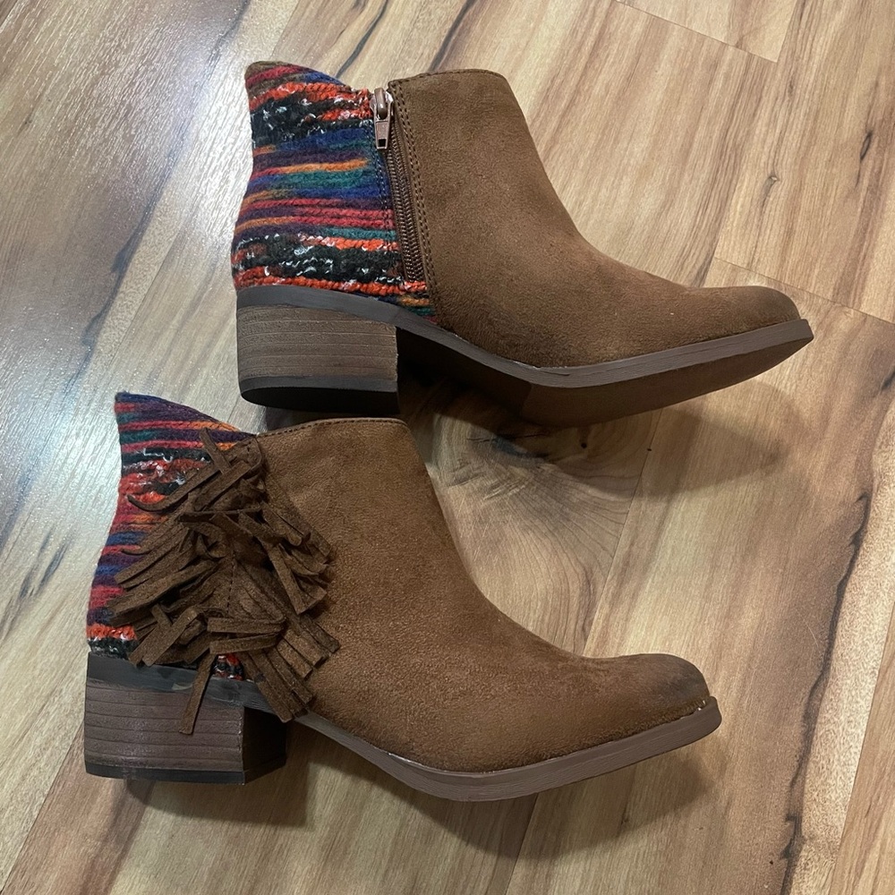 NOT RATED Women's Etty Fringe Stacked Heel Casual Bootie Sz 8